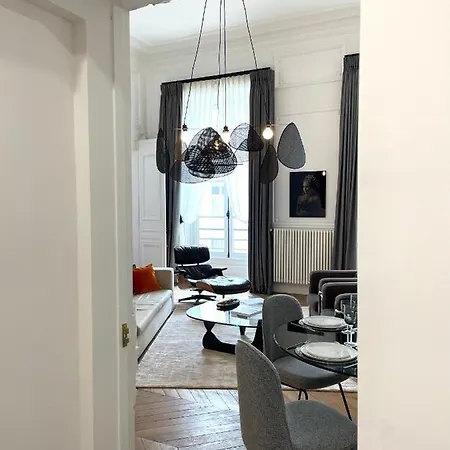 Aparthotel Charles Le Brun, Face Au Chateau De Versailles, Avec Parking Prive Versailles