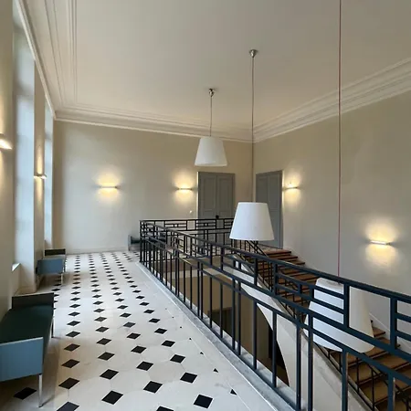 Aparthotel Charles Le Brun, Face Au Chateau De Versailles, Avec Parking Prive Versailles